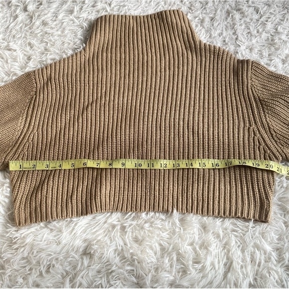 Aritzia Wilfred Montpellier Waist Turtleneck - Picture 3 of 8